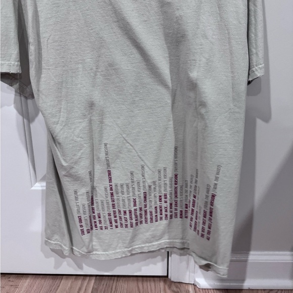 Taylor Swift Red Era shirt - Picture 4 of 4